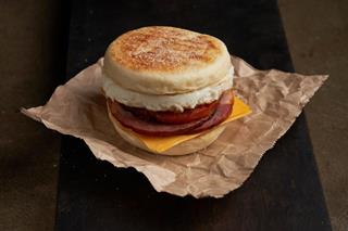 Маффин чеддер и бекон